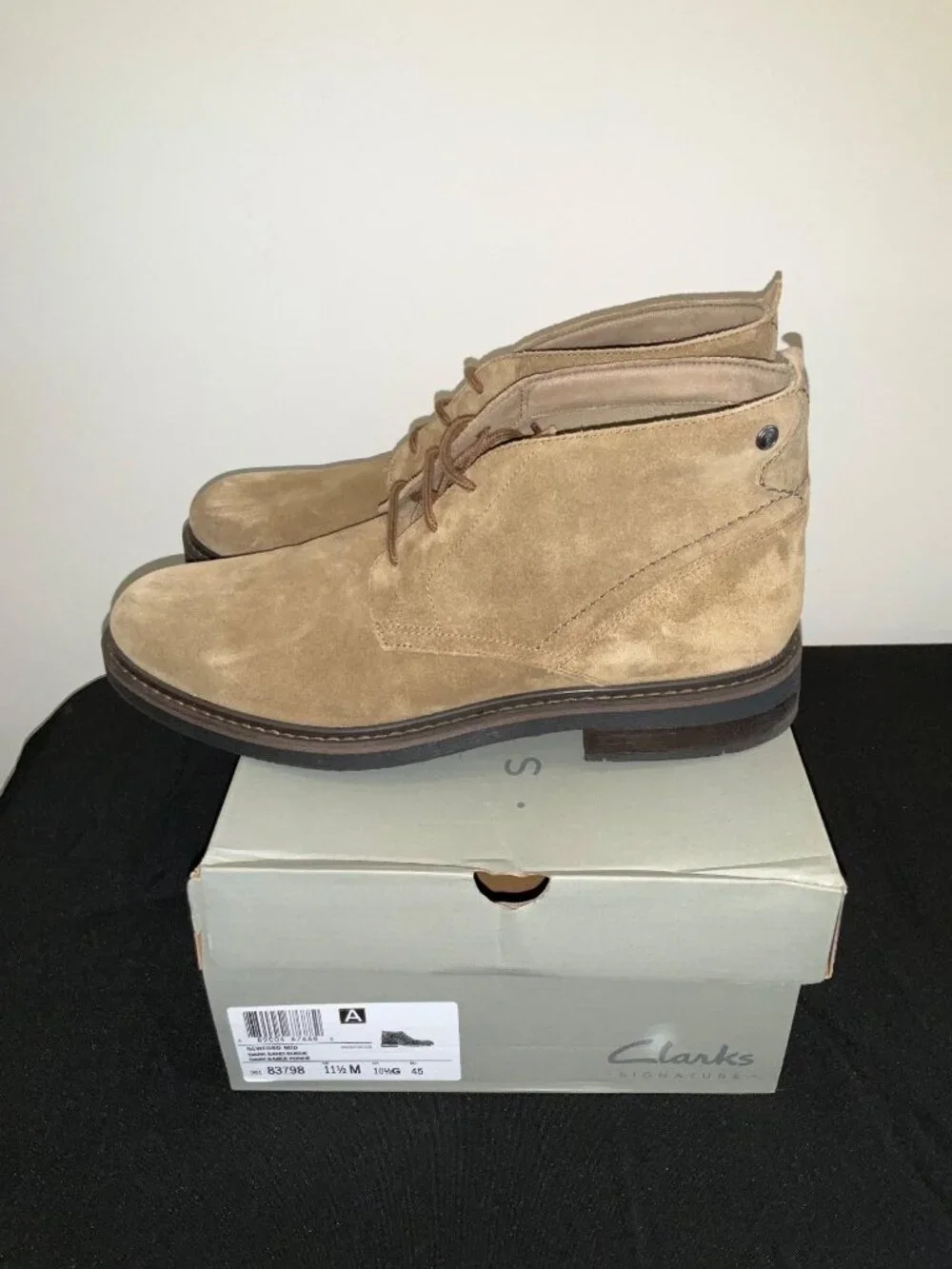 Clarks size 11.5 M Newford Mid Boots - Dark Sand Suede Men's